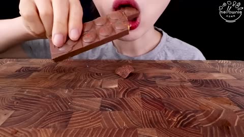 ASMR MUKBANG, KOREAN CHOCOLATE SNACKS