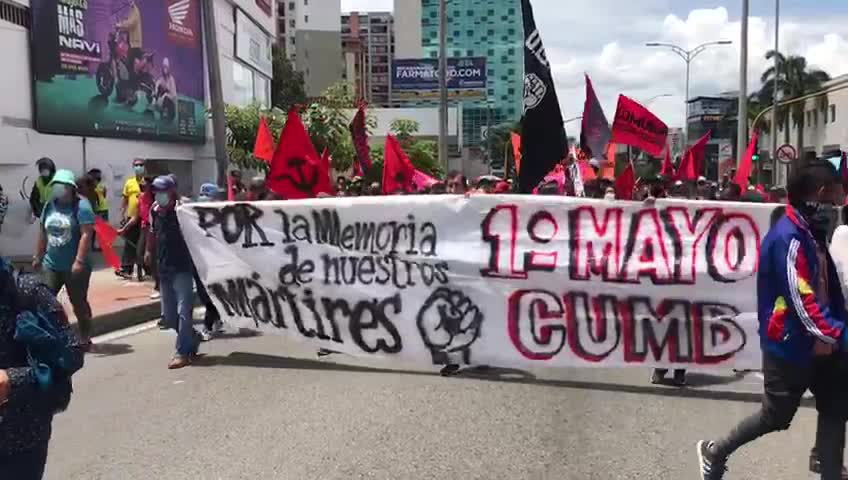 Avanza marcha en el día del trabajo en Bucaramanga