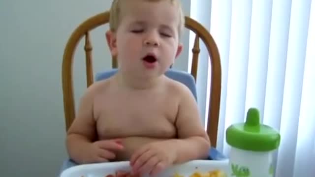 Baby Blake falling asleep while eating 😂😂🤣