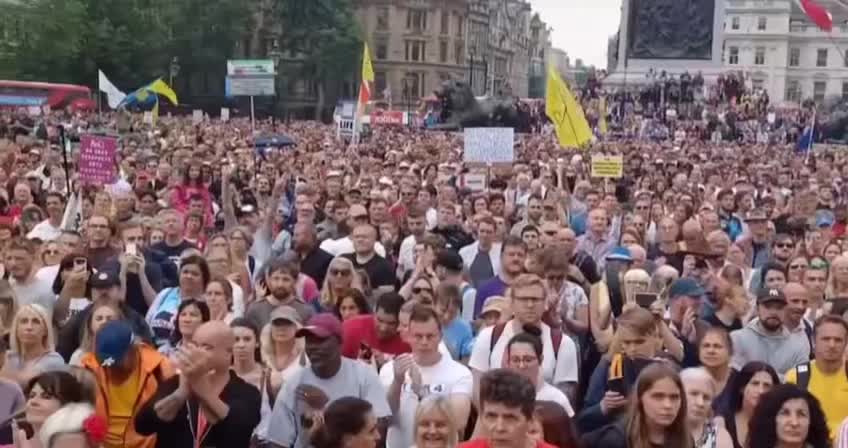 THE PEOPLE OF LONDON PROTESTING THE JAB!
