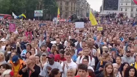 THE PEOPLE OF LONDON PROTESTING THE JAB!