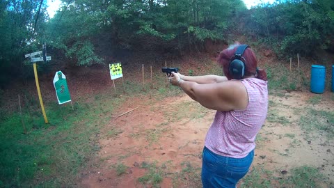 Sweety at the range with her new S&W M&P9 2.0 Compact 3.6