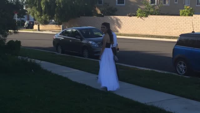Dad Issues Stern Warning to His Daughter's Prom Date