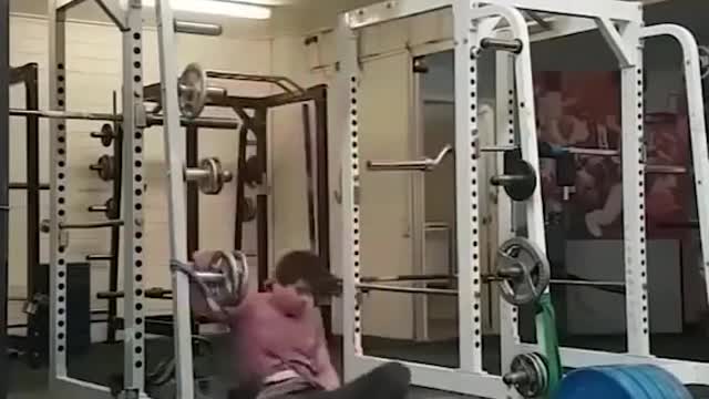 GYM FAILS!! FUNNY MUST WATCH😂😂