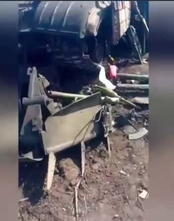 Aftermath of a battle between Ukrainian paratroopers and the Russian 95th division