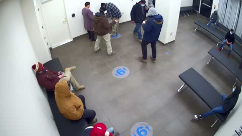 8030FCOB01128BadgingWaitingArea_2021-01-06_06h40min00s627ms.mp4