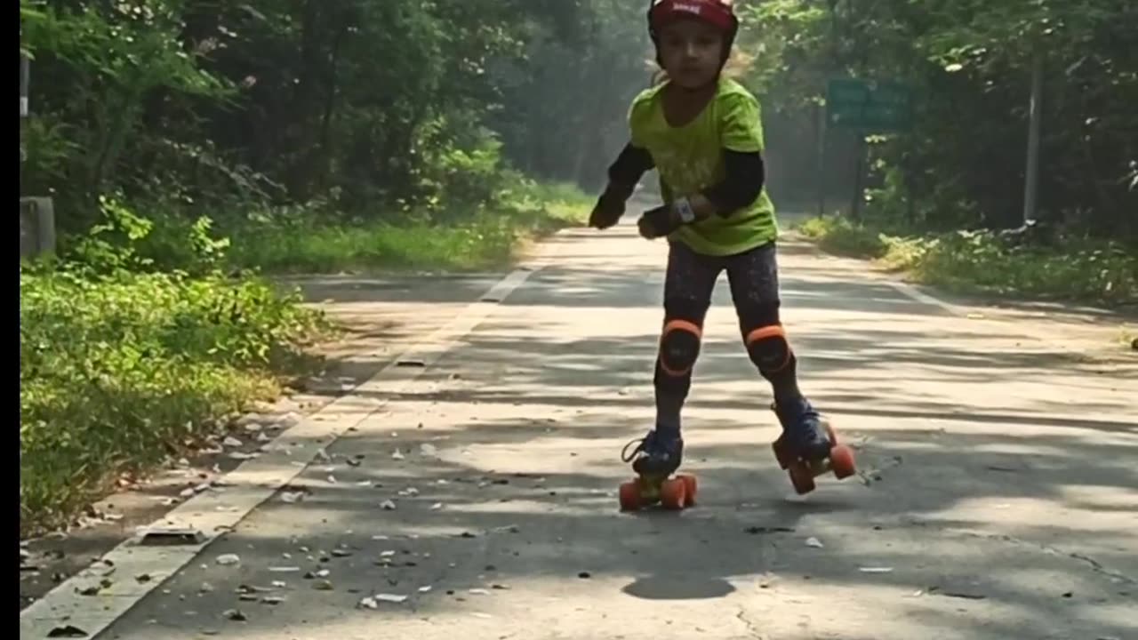 Skating Practice On Road | Skating | Skating Girl | #rumble #skating #skater #Harshalidhankhola