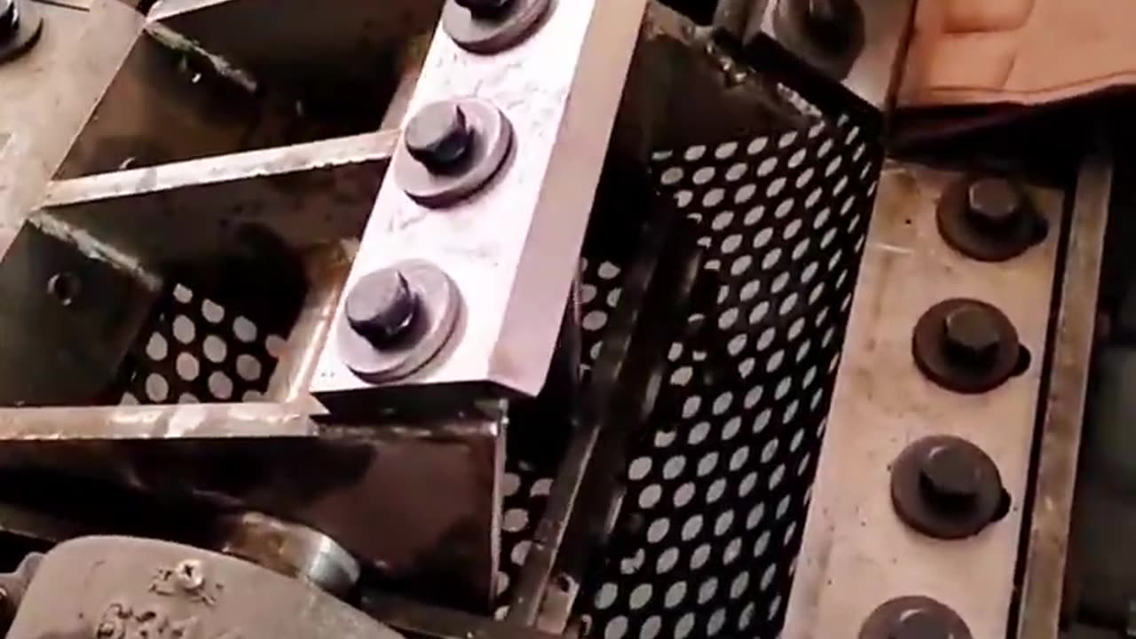 Plastic cutting& crushing equipment- Good tools and machinery make work easy