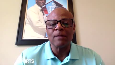 Warren Moon says Kaepernick should have chance to return