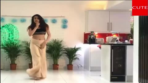 Cute Dance Beauty full Girl !!DANCE!