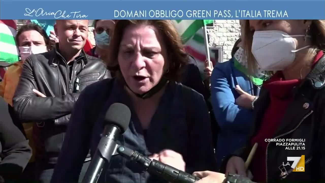 Lavoratori: "Green pass finto problema. La politica si occupi di lavoro, ci avete rotto i c******i!"