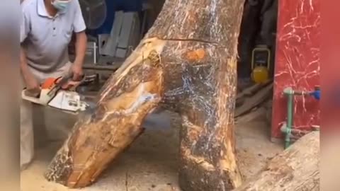 Wood carving - making fast Deer with chainsaw