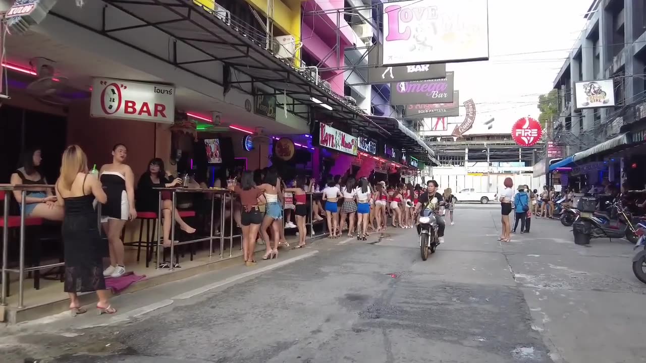 PATTAYA SOI 6 AND BEACH ROAD BEAUTIFUL SCENES, THAILAND