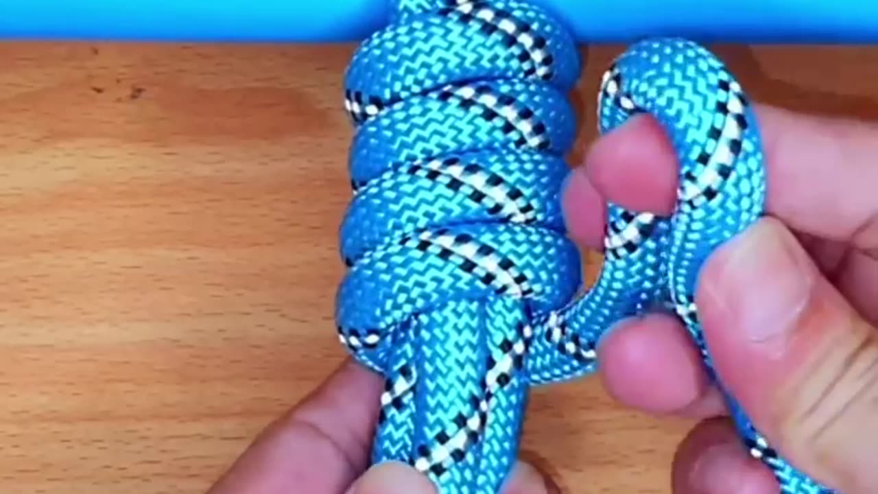Life Hacks! How to tie a knot