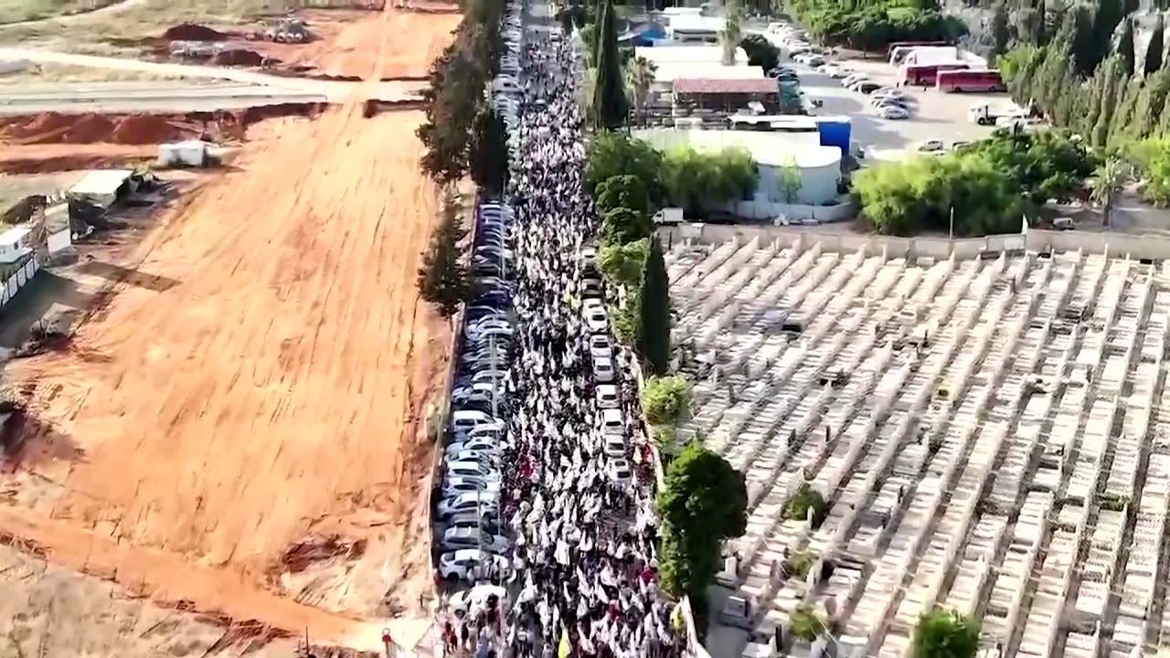 Hundreds of Israelis mourn hostage at funeral