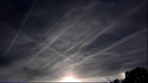 what's the difference between Chemtrails and Contrails...EVERYTHING..Height Liars