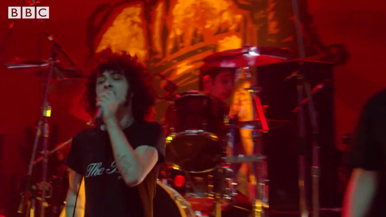 At the Drive-In – One Armed Scissor (Live Jools Holland 2000)