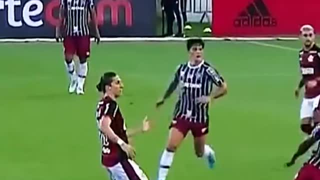 LEO PEREIRA COMO SEMPRE FALHANDO