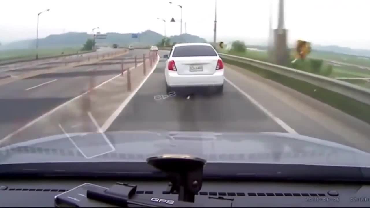 Dash-Cam Videos That'll Make You Say: WTF!
