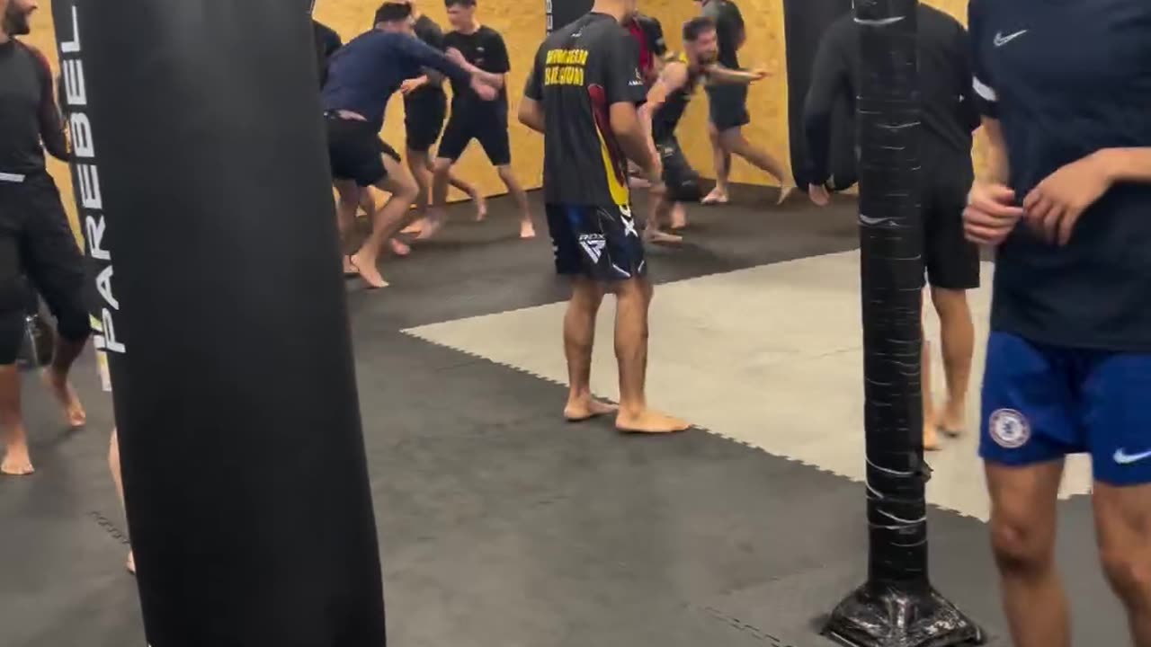 bro went like: 🏃🏻♂️🏃🏻♂️