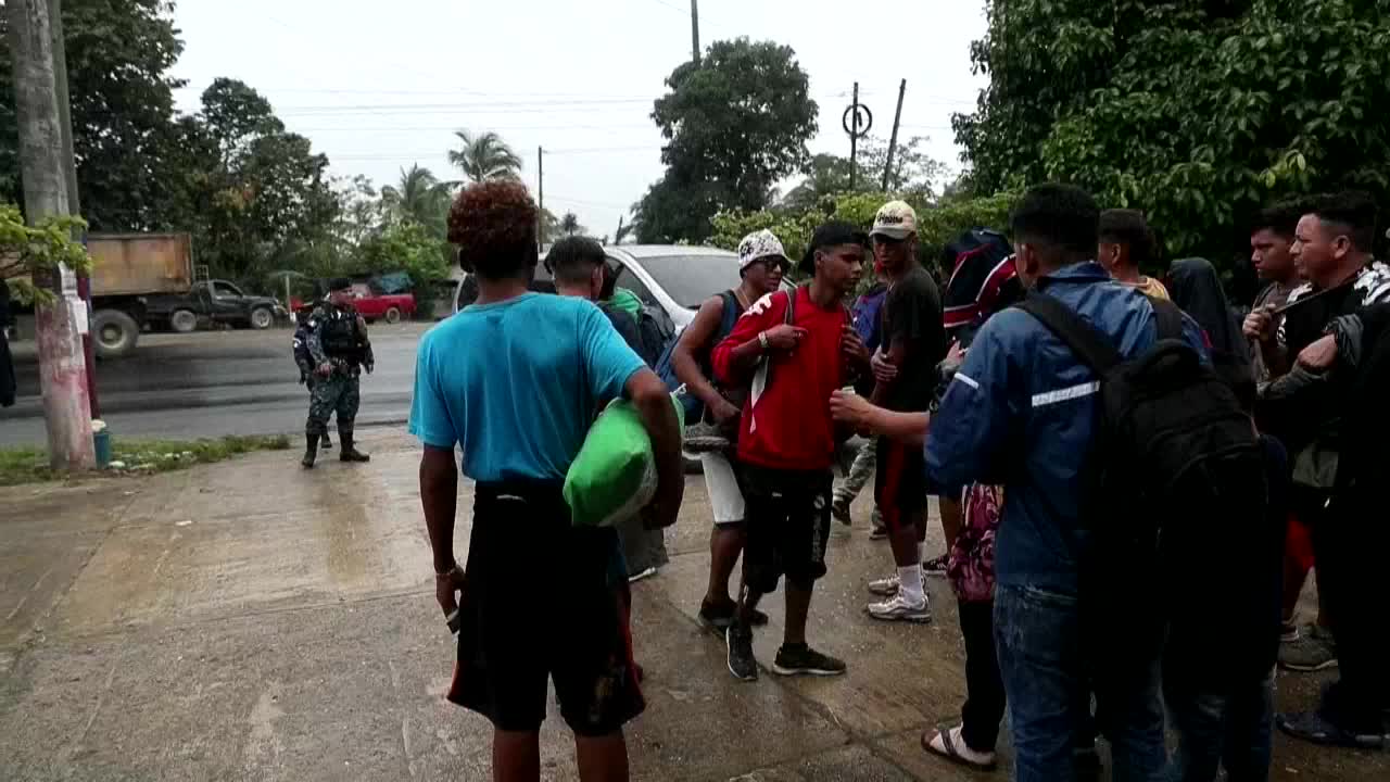 Retorna caravana de inmigrantes