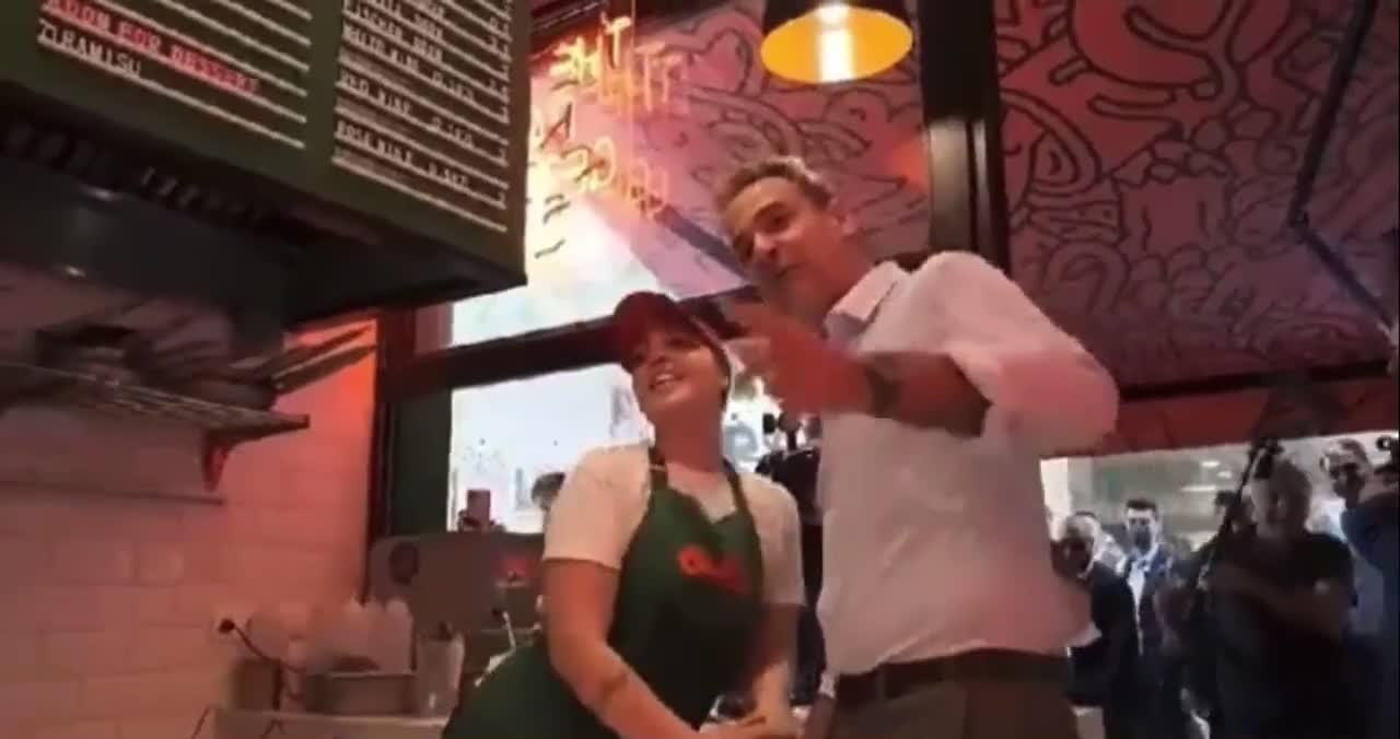 Η ΣΕΛΦΙ ΤΟΥ ΚΟΥΛΗ ΜΕ ΤΗΝ ΑΝΔΡΙΑΝΝΗ.