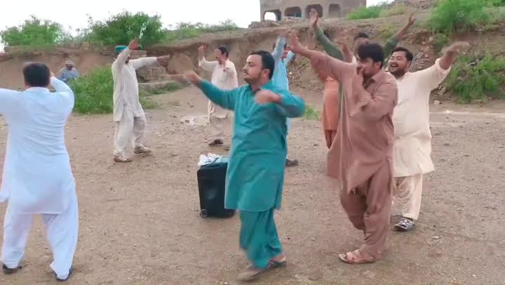 Saraiki jhumar traditional dance in Pakistan