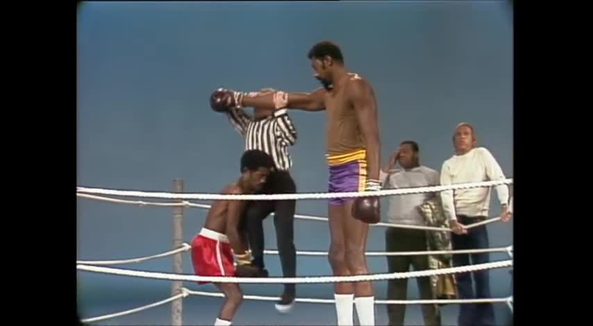 SHORT AND TINY SAMMY DAVIS JR. DESTROYED WILT CHAMBERLAIN ROWAN