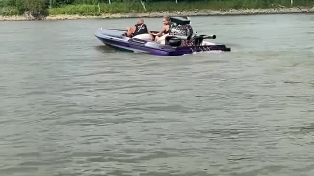 Carrera jet boat