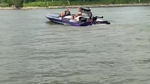 Carrera jet boat