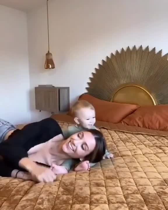 Mon vs Dad in the relationship with baby son 😍