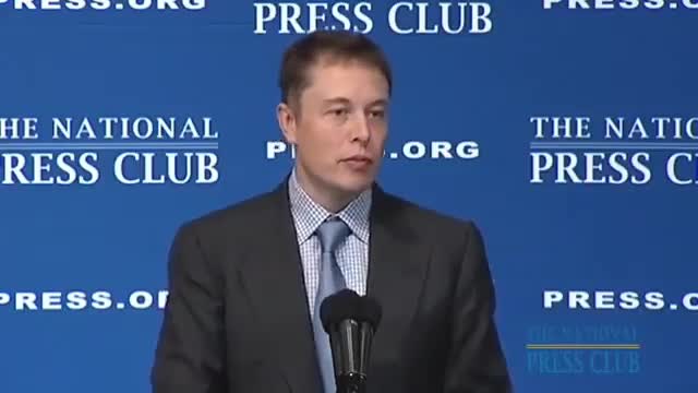 Elon musk the sun will expand and probably evaporate the oceans & life would be impossible on earth