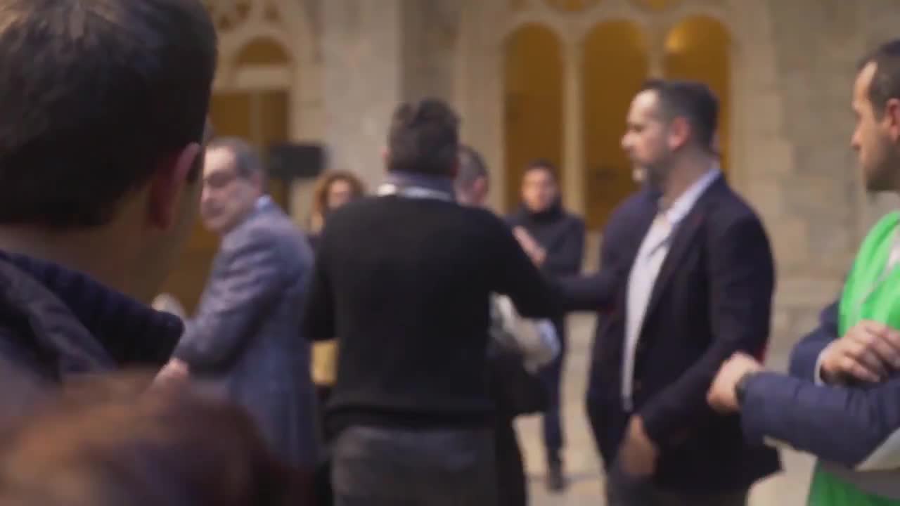 La ultraizquierda, Turba de Iglesias y PSOE, increpa al secretario general de VOX en Burgos