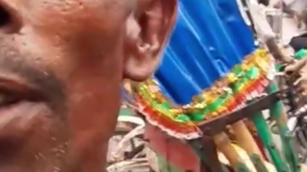 অনাহারে রিকশা চালক!