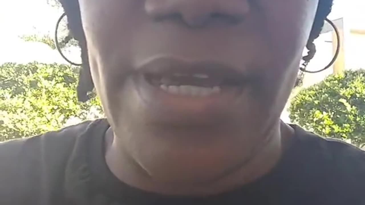 Lady in Florida doing social experiment