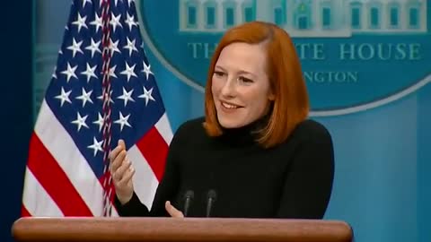 "I'm Not a Doctor" - Doocy Presses Psaki on Mask Wearing in Planes