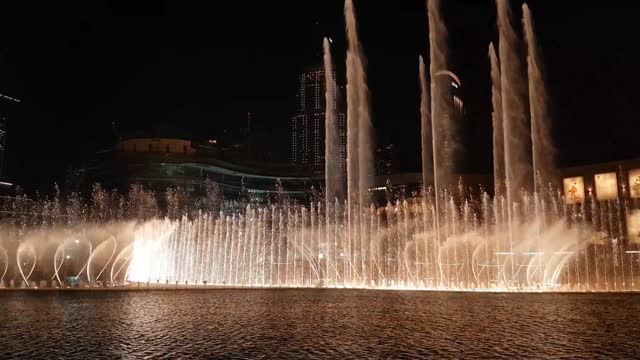 Fountain and Burj Khalifa