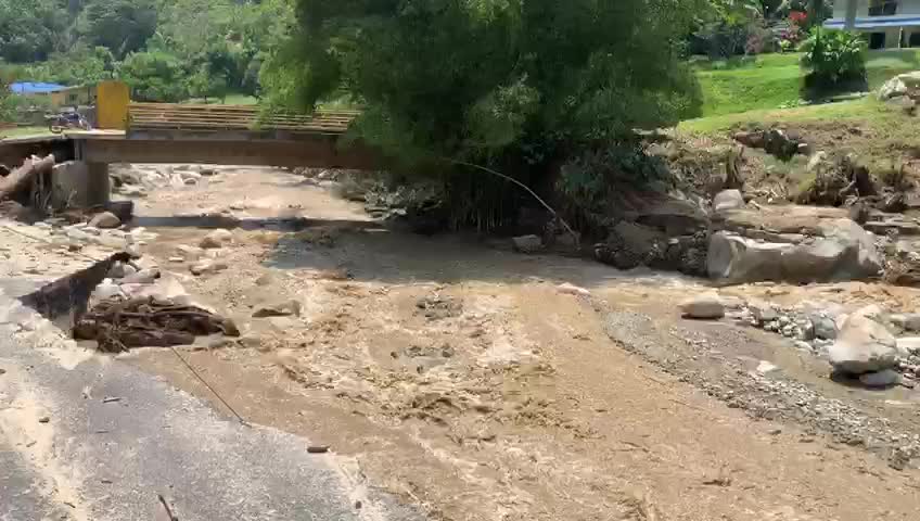 Daños tras avalancha en Piedecuesta, Santander