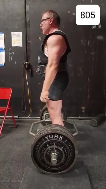Trap bar deadlift 805 lbs