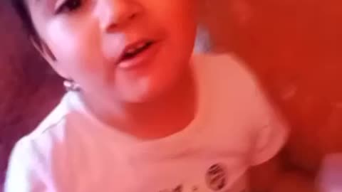 Video tiktok niña