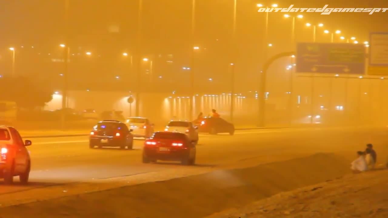 Arabs do Drift like crazy on traffic-filled streets