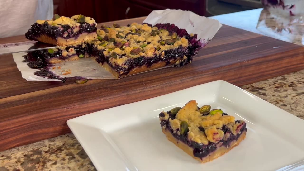 Crumble Bars_ The Perfect Blueberry Dessert