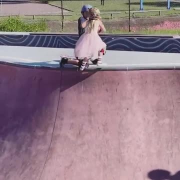 Only 6 years old girl ❤️♥️🤎