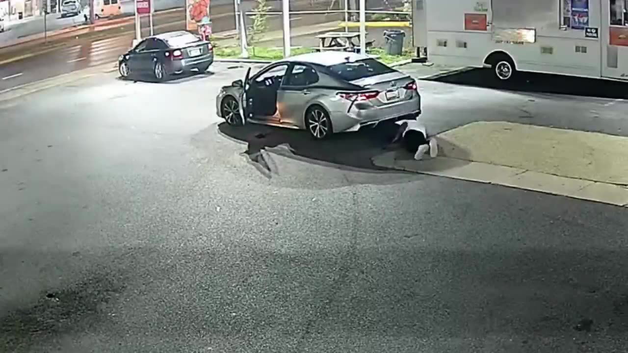 SEE IT: Video shows shootout during attempted armed robbery at Takoma Park 7-Eleven