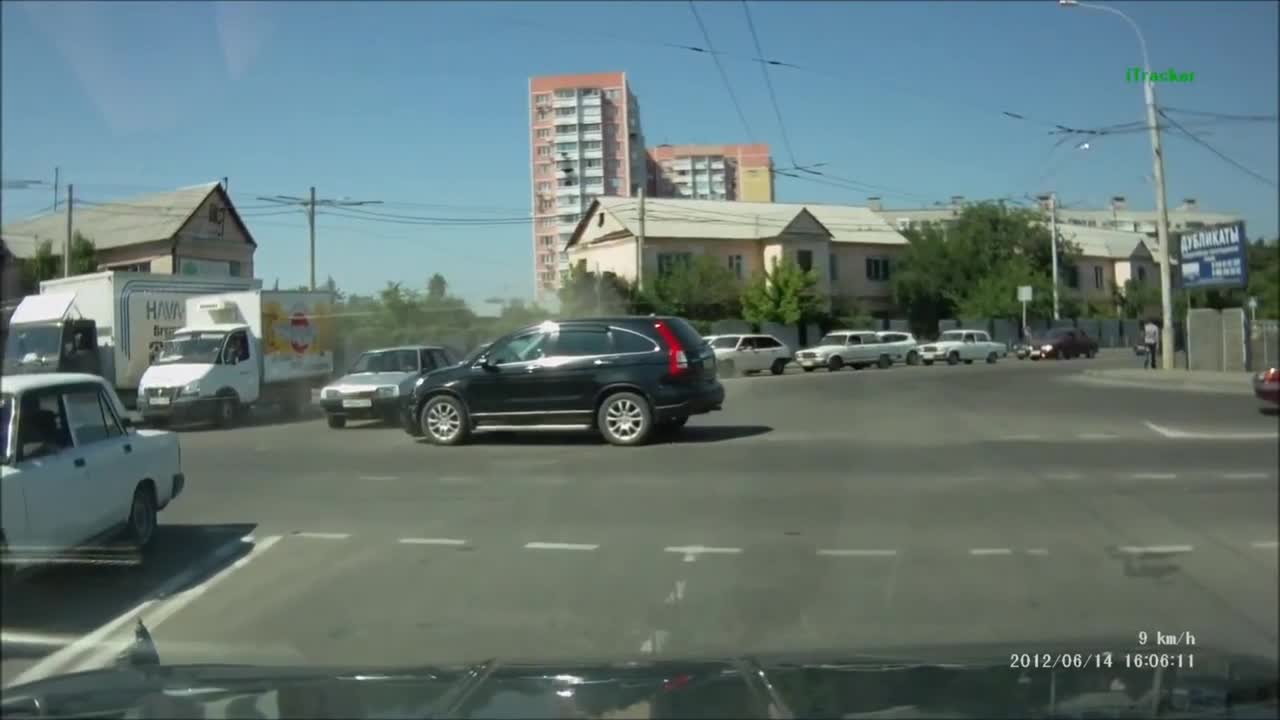 Car Crash Compilation - What the hell are these drivers thinking?