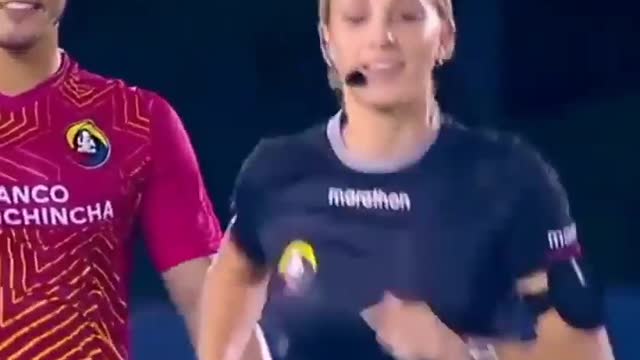 hot women referee whatsapp status funny moments with football players