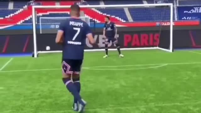 Mbappe penalty against Neymar