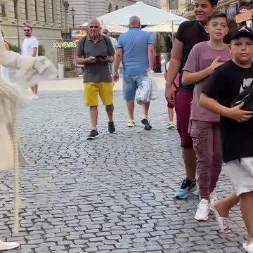 Incredible reactions 😂💃 Love it 😂 Statue Prank