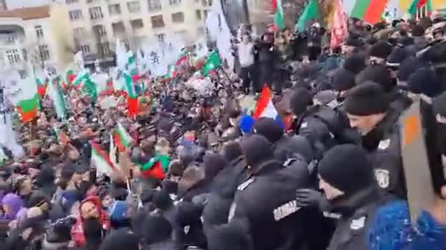 Bulgaria Storms Gov Buildings over Covid BS