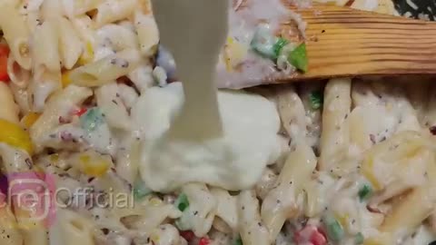 White sauce pasta